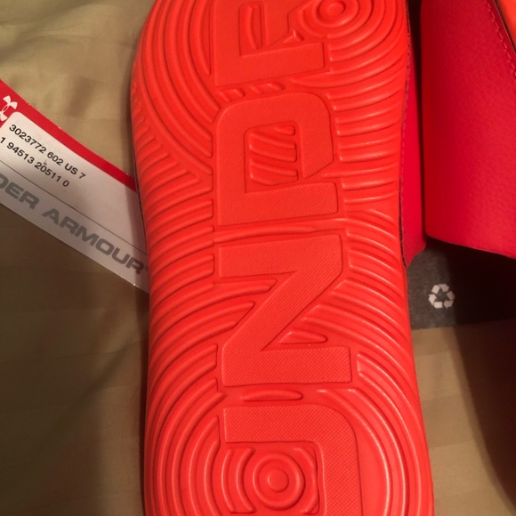 Under Armour Slides New with Tag Size 7 - Picture 2 of 5